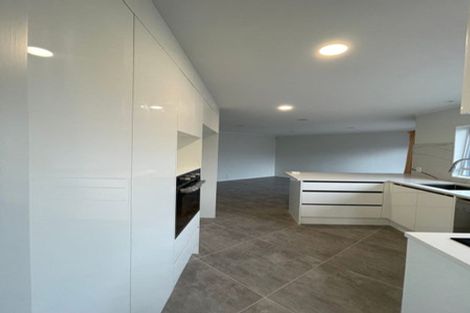 Photo of property in 38 Frank Nobilo Drive, Golflands, Auckland, 2013