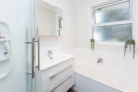 Photo of property in 32 Tawai Street, Trentham, Upper Hutt, 5018