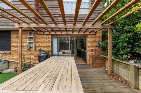 Photo of property in 1/1 Sharon Road, Waiake, Auckland, 0630