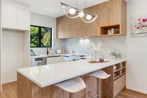 Photo of property in 140e Edgewater Drive, Pakuranga, Auckland, 2010