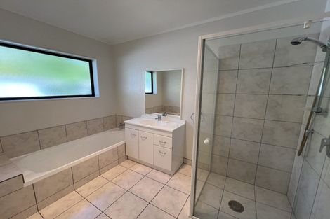 Photo of property in 4 Mckenzie Court, Terrace End, Palmerston North, 4410