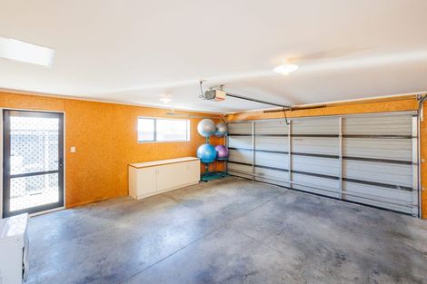 Photo of property in 4 Nevada Way, Kelvin Grove, Palmerston North, 4414