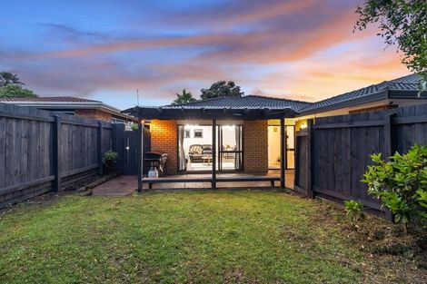 Photo of property in 2/19 Sailfish Drive, West Harbour, Auckland, 0618