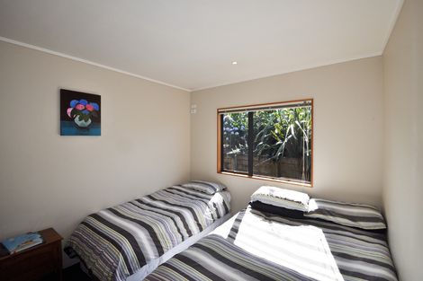 Photo of property in 2 Lax Crescent, Leigh, 0985