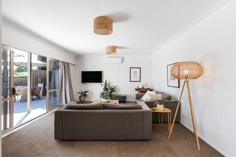 Photo of property in 306 Omokoroa Road, Omokoroa, 3114