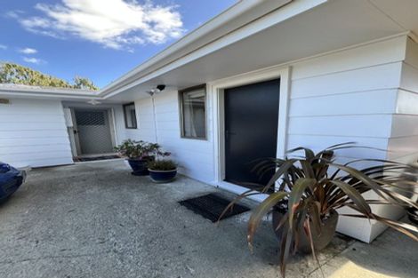 Photo of property in 4 Dove Place, Westbrook, Palmerston North, 4412