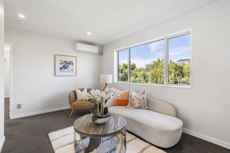 Photo of property in 517 East Coast Road, Murrays Bay, Auckland, 0630