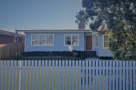 Photo of property in 12 Kambalda Street, Mangere Bridge, Auckland, 2022