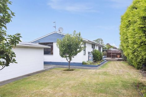 Photo of property in 18 Camelia Place, Islington, Christchurch, 8042