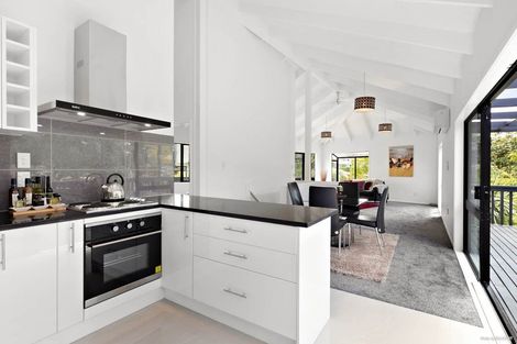 Photo of property in 2/47 Sheridan Drive, New Lynn, Auckland, 0600