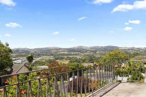 Photo of property in 8 Hamlet Place, Pukekohe, 2120