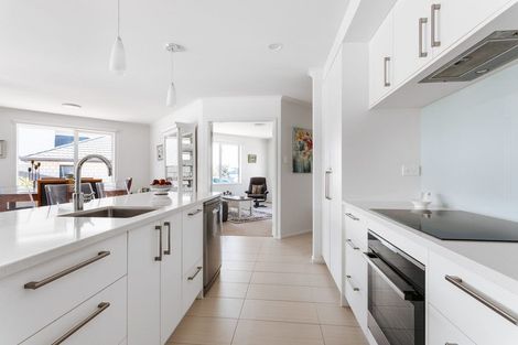 Photo of property in 19 Omega Place, Coastlands, Whakatane, 3120