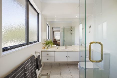 Photo of property in 13 Karina Road, Merrilands, New Plymouth, 4312