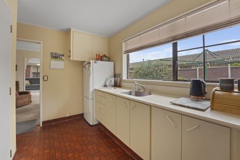 Photo of property in 35 Waddington Drive, Naenae, Lower Hutt, 5011