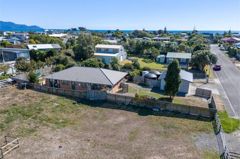 Photo of property in 13 Brendan Drive, Te Horo Beach, Otaki, 5581