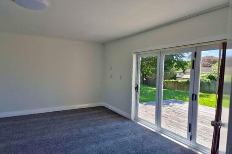 Photo of property in 10 Harry Ward Place, Henderson, Auckland, 0610