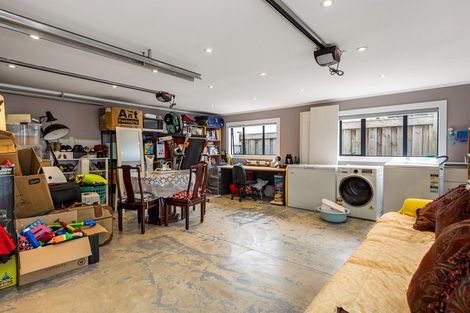 Photo of property in 88 Kaurilands Road, Titirangi, Auckland, 0604