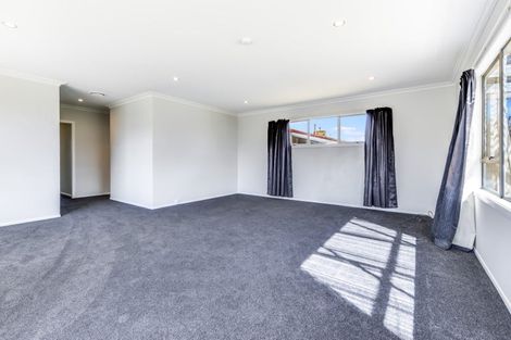 Photo of property in 32 Northolt Road, Fairview Downs, Hamilton, 3214