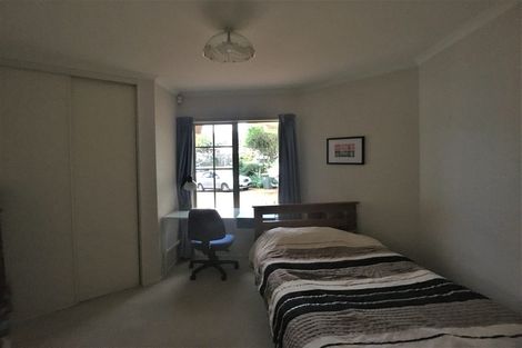 Photo of property in 15 Westminster Gardens, Unsworth Heights, Auckland, 0632