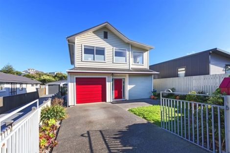 Photo of property in 25a Lambley Road, Titahi Bay, Porirua, 5022