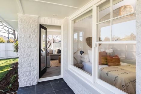 Photo of property in 298 Avonhead Road, Ilam, Christchurch, 8041