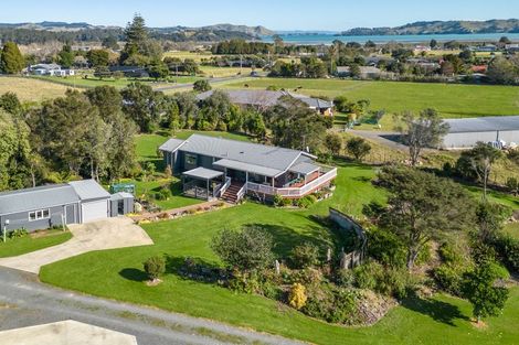 Photo of property in 75 Whangapoua Sh25 Road, Coromandel, 3506
