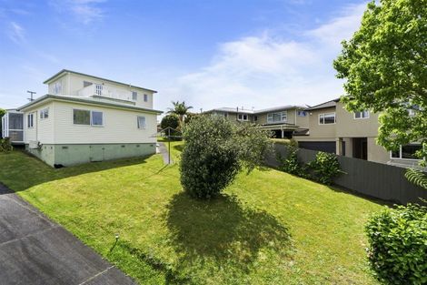 Photo of property in 21 Tui Glen Road, Birkenhead, Auckland, 0626