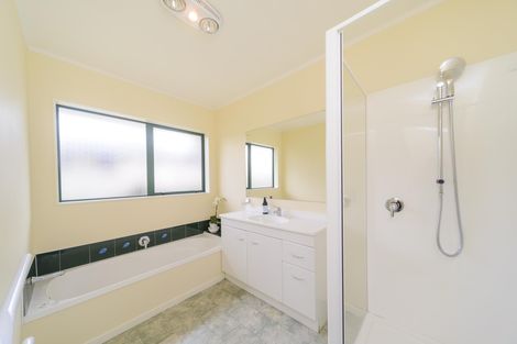 Photo of property in 157 Ruapehu Drive, Fitzherbert, Palmerston North, 4410