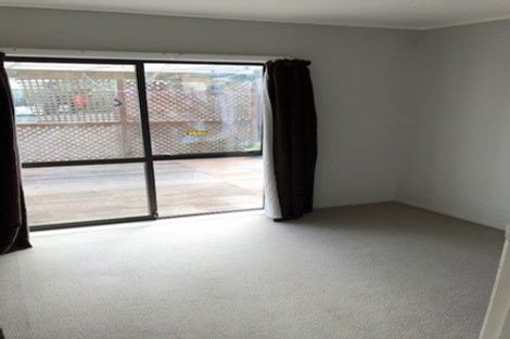 Photo of property in 76 Vodanovich Road, Te Atatu South, Auckland, 0610