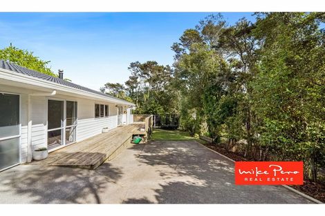 Photo of property in 2/33 Konini Road, Titirangi, Auckland, 0604