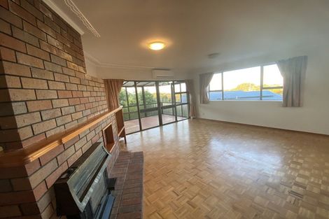 Photo of property in 74 Weatherly Road, Torbay, Auckland, 0630