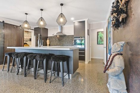 Photo of property in 10 Cooke Farm Grove, Waiwhakaiho, New Plymouth, 4312