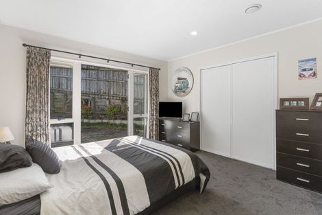 Photo of property in 2/12 Vireya Court, Goodwood Heights, Auckland, 2105