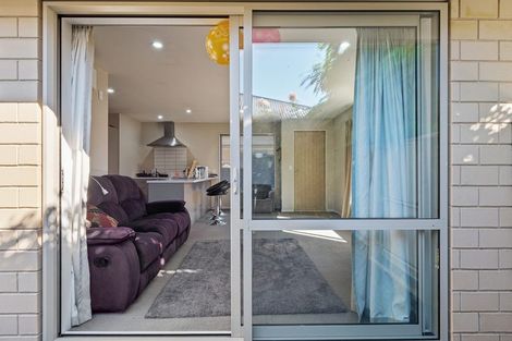 Photo of property in 42 Thackeray Place, Waltham, Christchurch, 8023