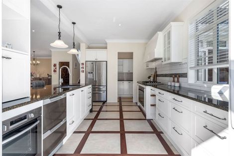 Photo of property in 24 The Mews, Shamrock Park, Auckland, 2016