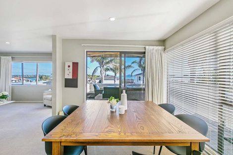 Photo of property in 2/30 Takutai Avenue, Bucklands Beach, Auckland, 2012