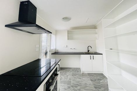 Photo of property in 30 Ferry Parade, Herald Island, Auckland, 0618