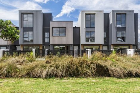 Photo of property in 81 Bearing Parade, Long Bay, Auckland, 0630