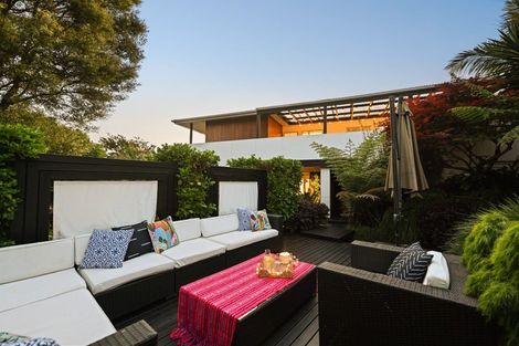 Photo of property in 22 Gilbass Avenue, Hamilton Lake, Hamilton, 3204