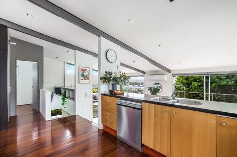 Photo of property in 124 Townsend Road, Miramar, Wellington, 6022