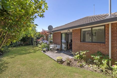 Photo of property in 2/1 Thornhill Place, Sockburn, Christchurch, 8042
