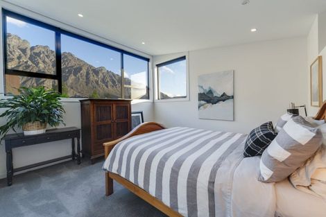 Photo of property in 2 Falconer Rise, Jacks Point, Queenstown, 9371