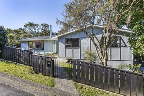 Photo of property in 3 Achilles Close, Tawa, Wellington, 5028