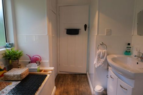 Photo of property in 61 Tutere Street, Waikanae Beach, Waikanae, 5036