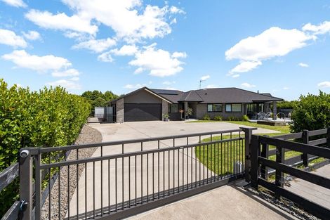 Photo of property in 15 Mike Smith Drive, Cambridge, 3434