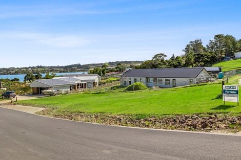 Photo of property in 1 Garden Way, Mangawhai Heads, Mangawhai, 0505