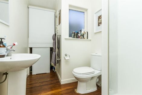 Photo of property in 1/16a Bardia Street, Belmont, Auckland, 0622