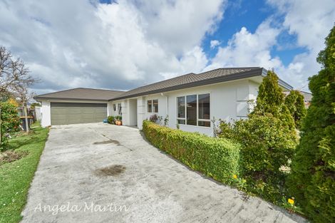 Photo of property in 18 Meridian Grove, Kelvin Grove, Palmerston North, 4414