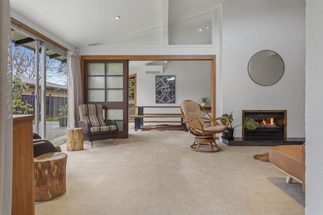 Photo of property in 33 Lynfield Avenue, Ilam, Christchurch, 8041