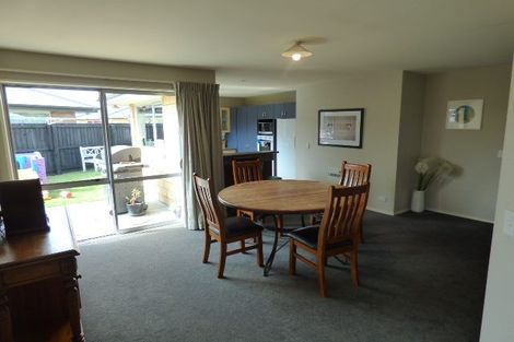 Photo of property in 31 Coolspring Way, Redwood, Christchurch, 8051